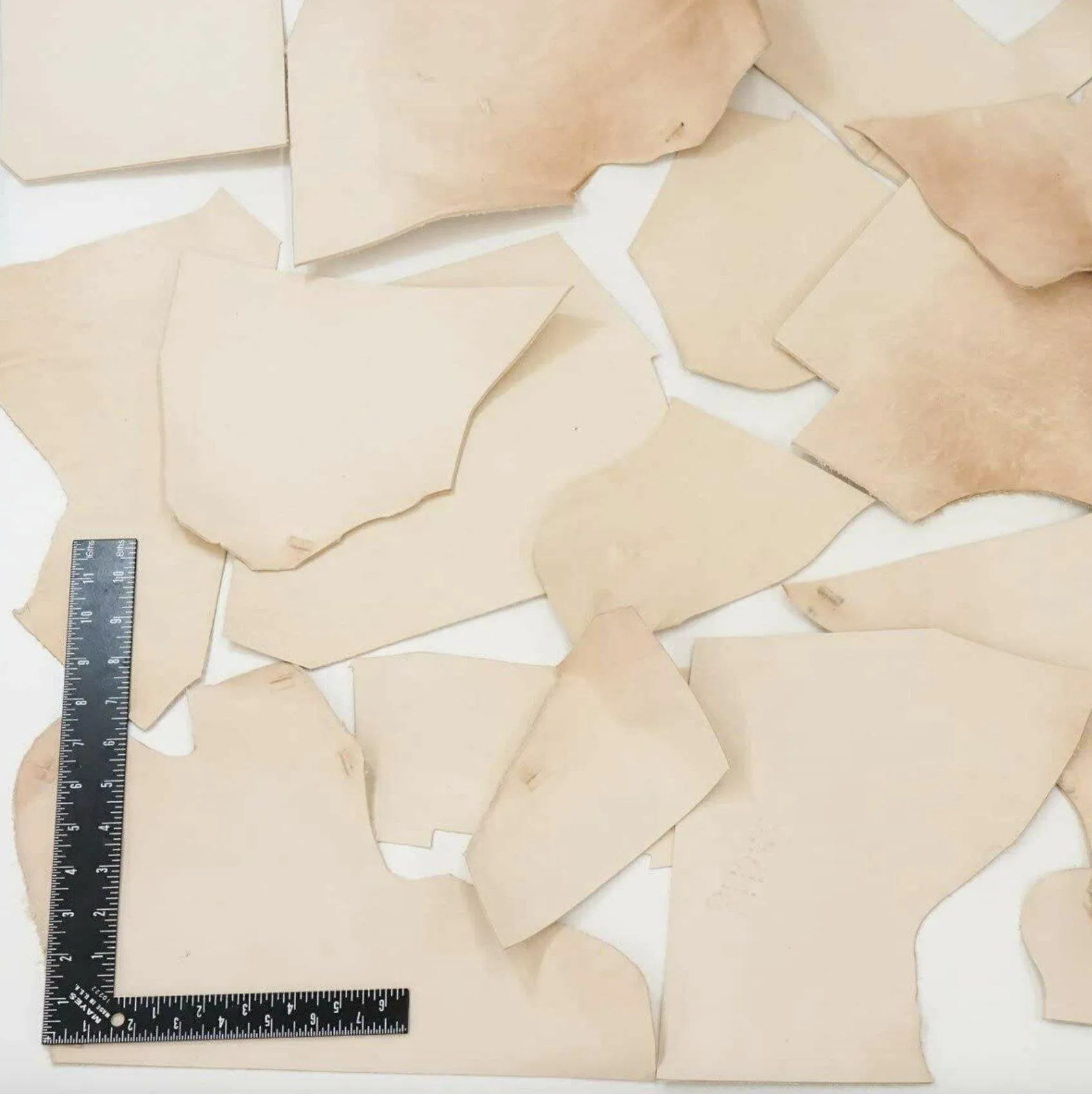ELW SCRAPS Veg Tan Tooling Cowhide Leather  Lightweight 3-6 oz. (1-2.4mm)